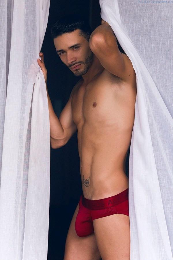 Hot guy in underwear 320