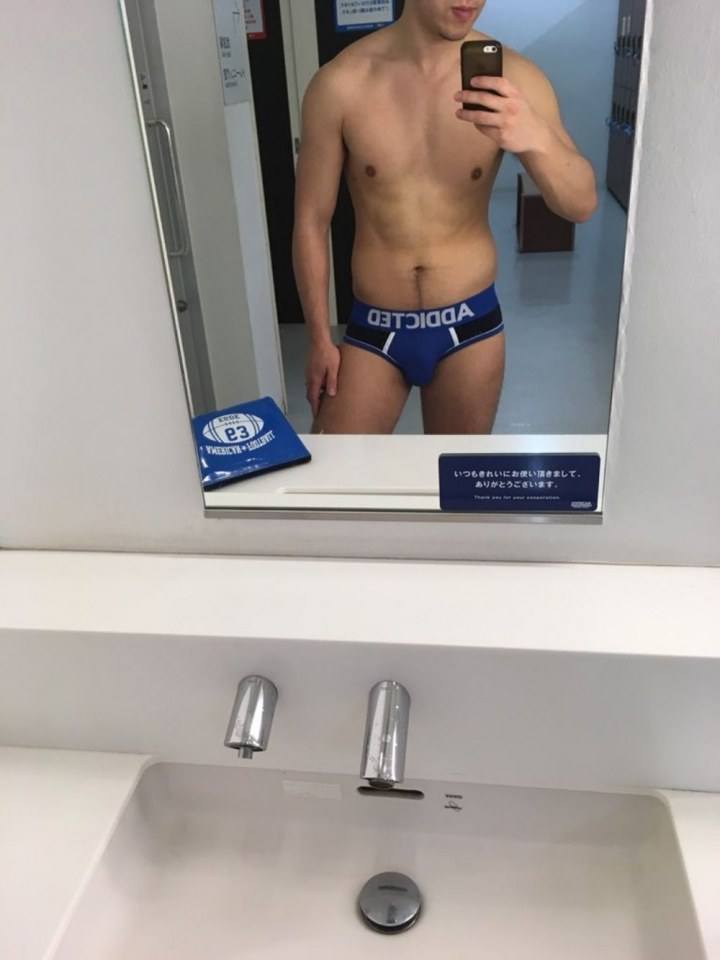 Hot guy in underwear 320