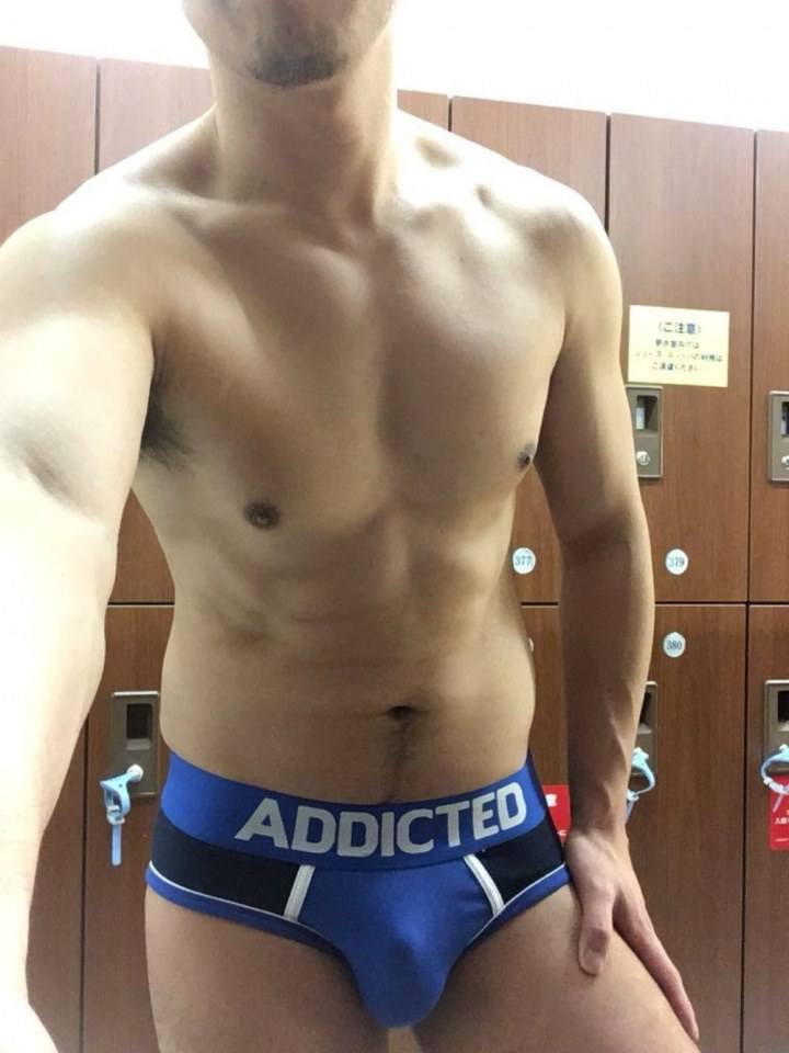 Hot guy in underwear 320