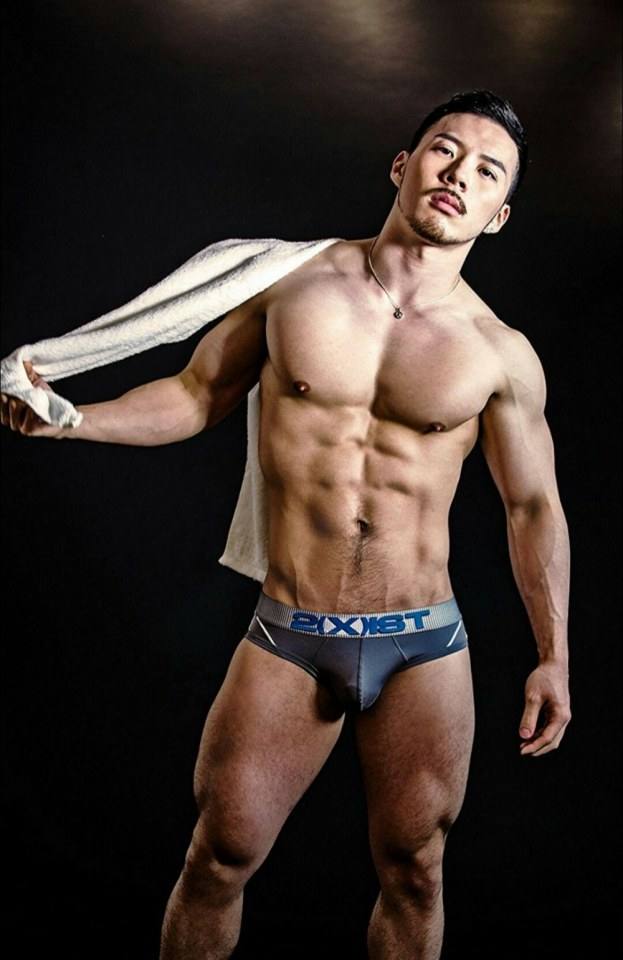 hot male 448 (18+)