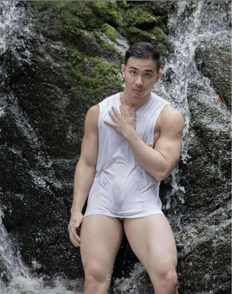 hot male 449 (18+)