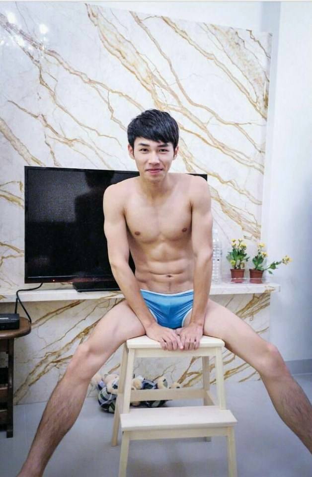 hot male 451 (18+)