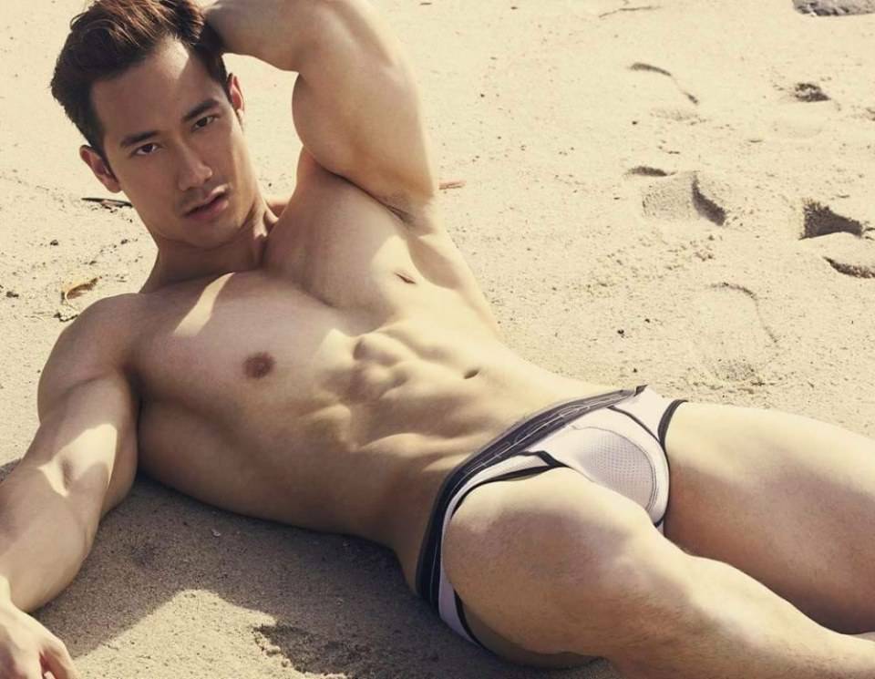 hot male 451 (18+)