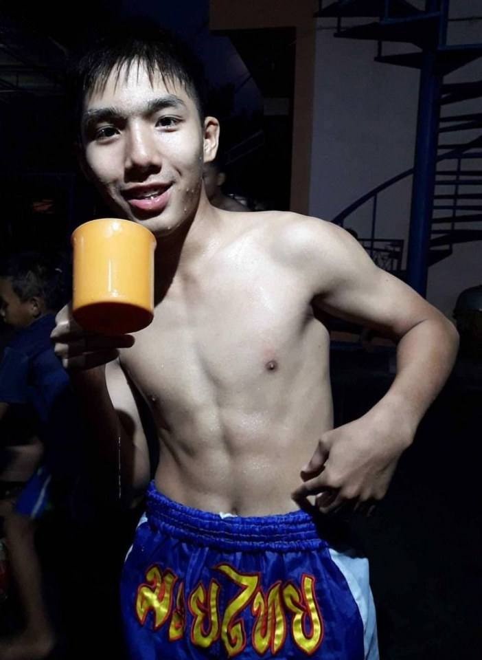 เด็กสมัยนี้ทำไมน่ากินจังครับ