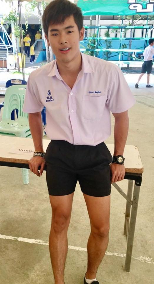 หนุ่มมัธยมสมัยนี้หุ่นไม่ธรรมดา