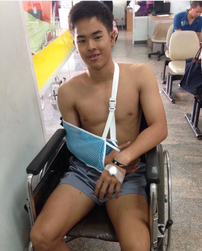 หนุ่มมัธยมสมัยนี้หุ่นไม่ธรรมดา