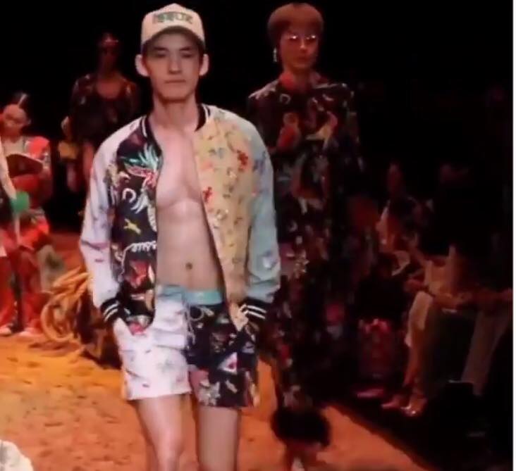 ไอ้จ้อย รับจ๊อบเดินแบบ ขอรับ