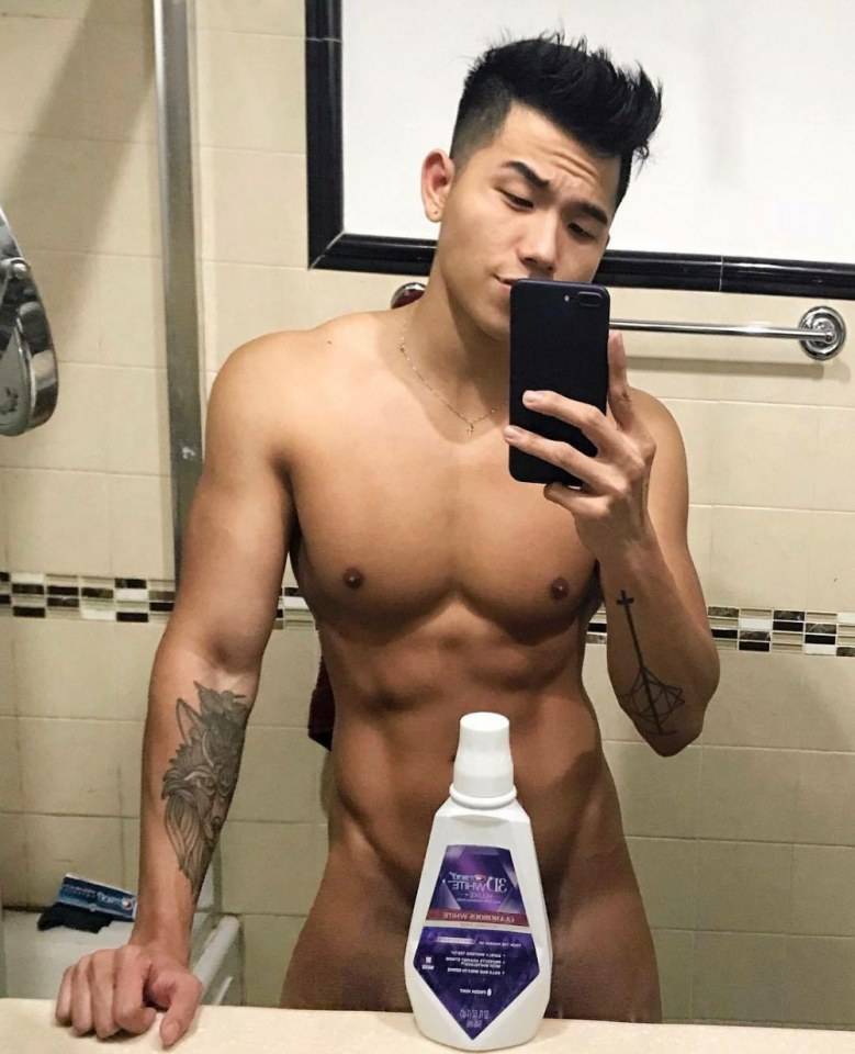 hot male 455 (18+)