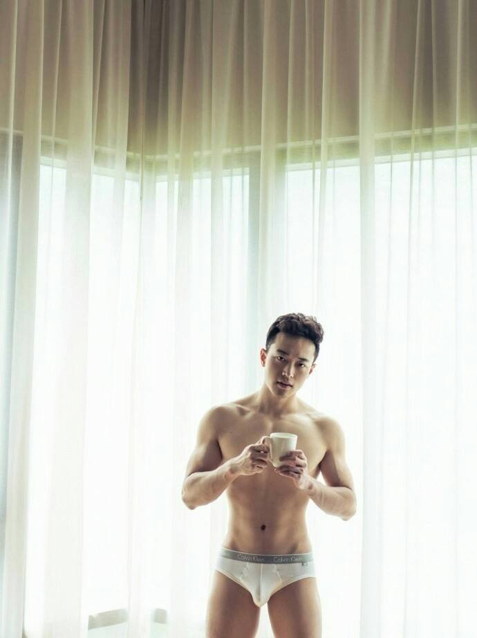 hot male 455 (18+)