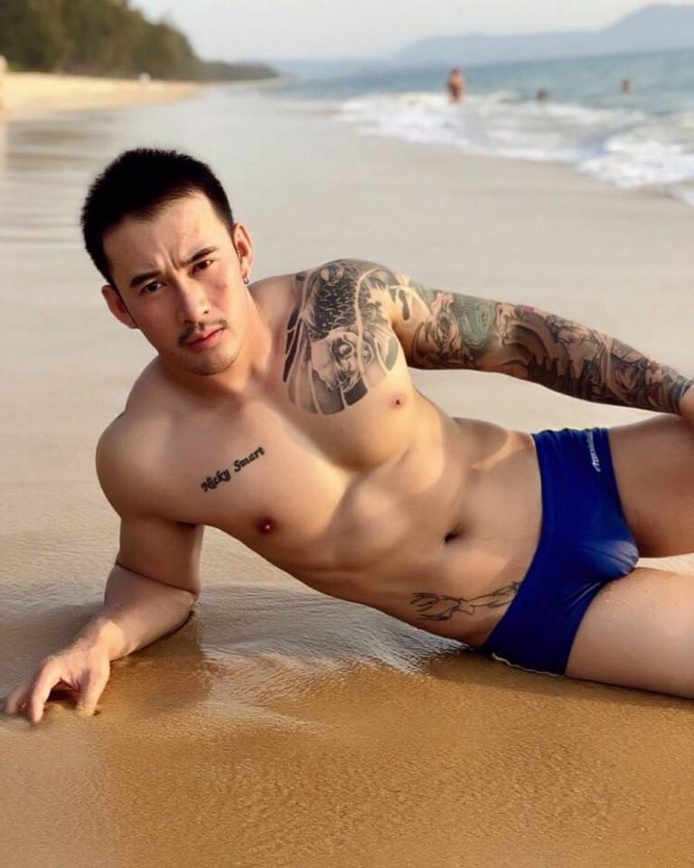 hot male 455 (18+)