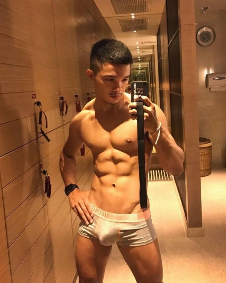 hot male 455 (18+)
