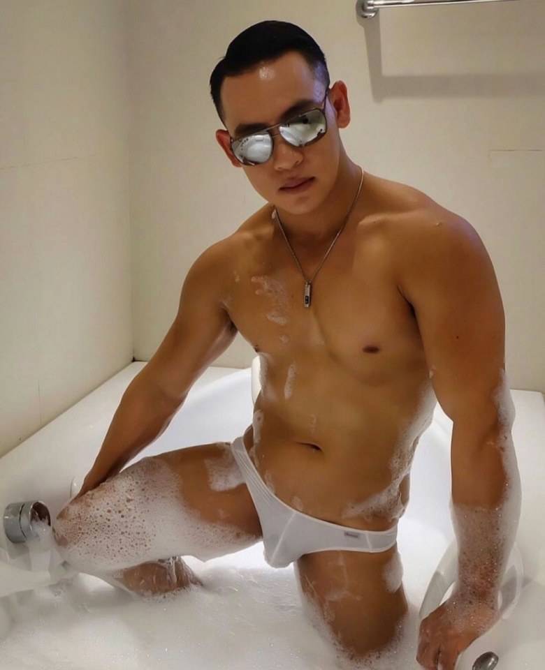 hot male 456 (18+)