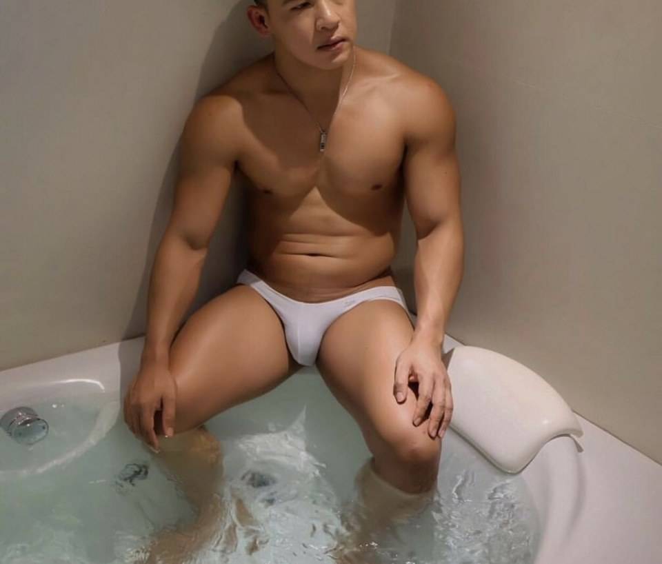 hot male 456 (18+)