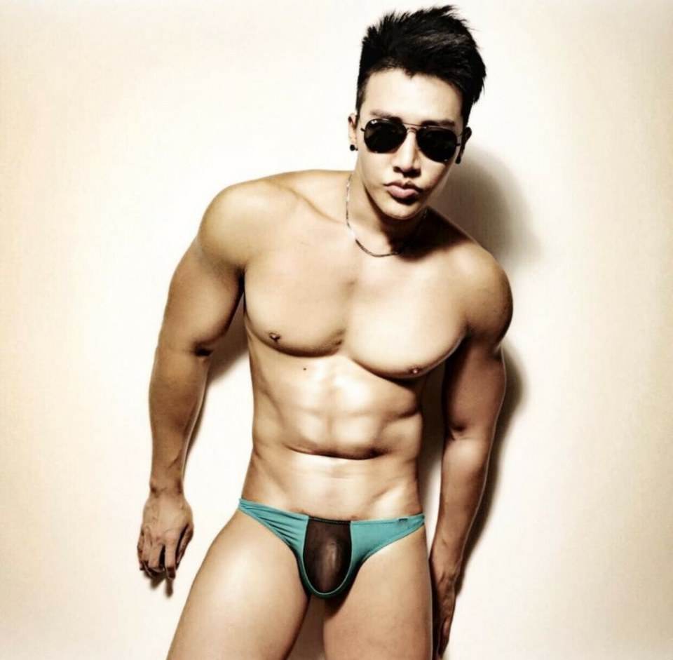 hot male 456 (18+)