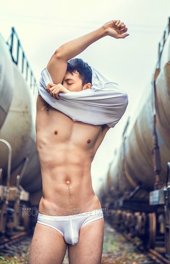 hot male 457 (18+)