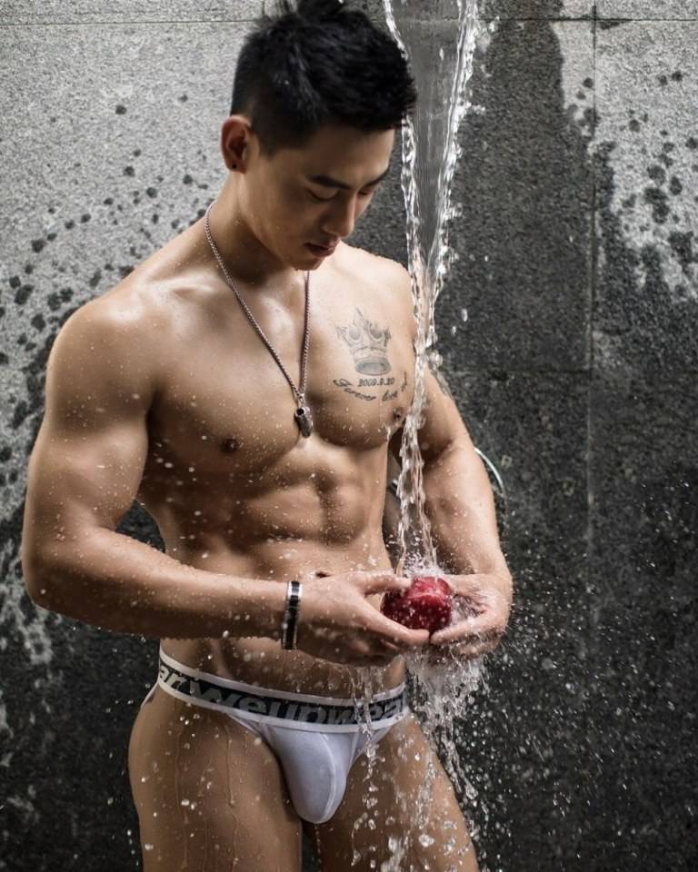 hot male 457 (18+)