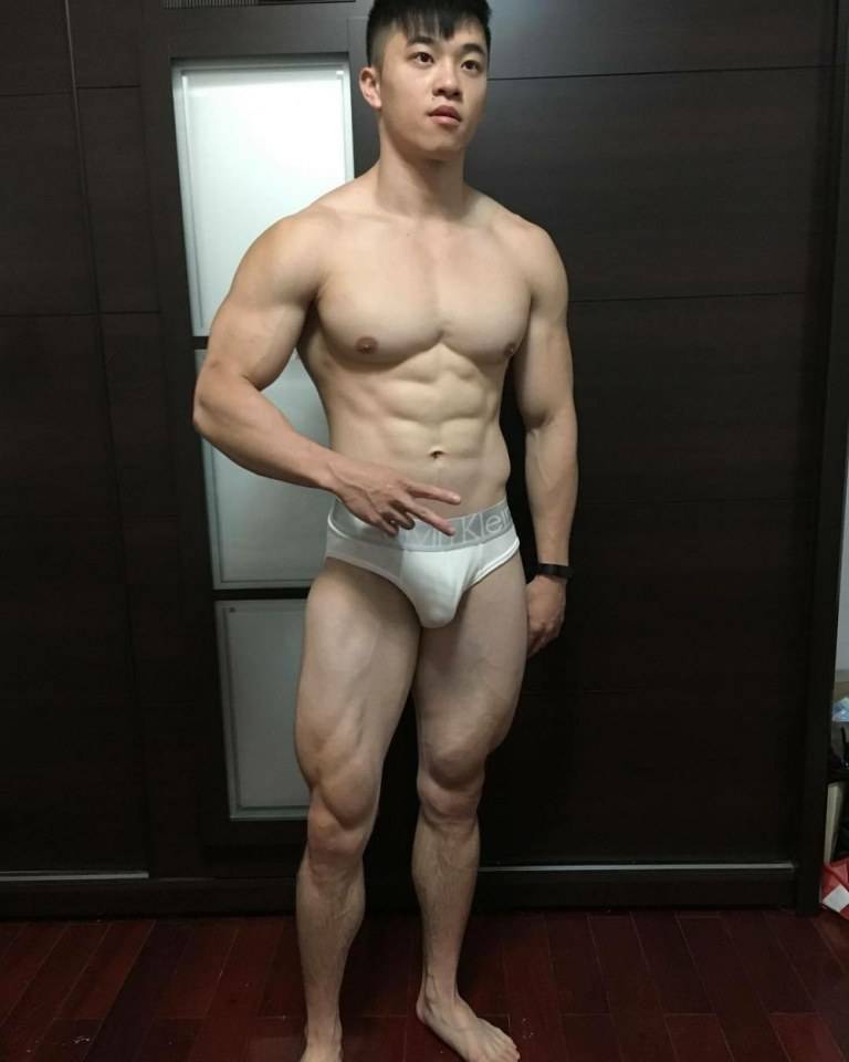 hot male 457 (18+)