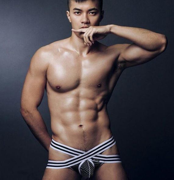 hot male 457 (18+)