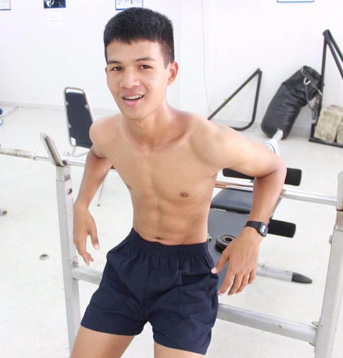 ยอมแล้วทูลหัว มีผัวเป็นร้อย