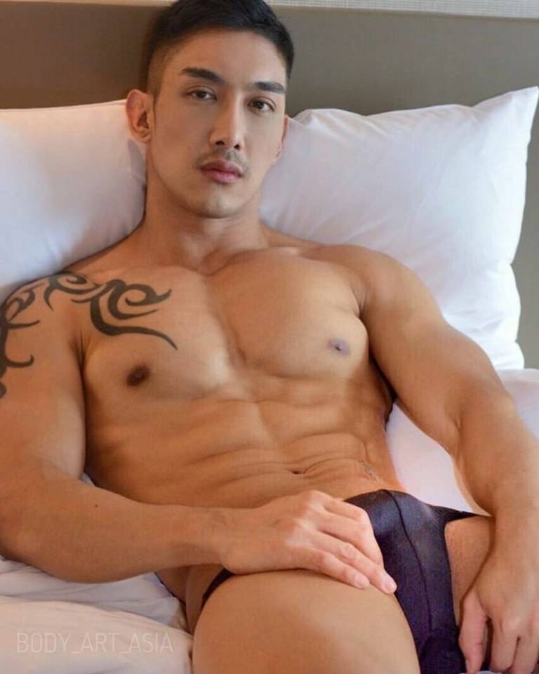 hot male 458 (18+)