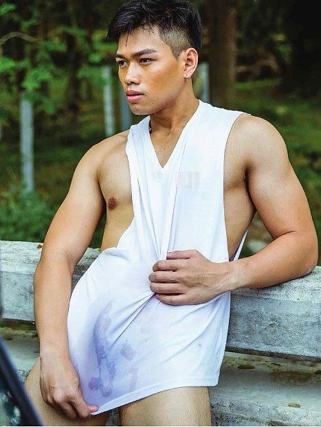 hot male 458 (18+)