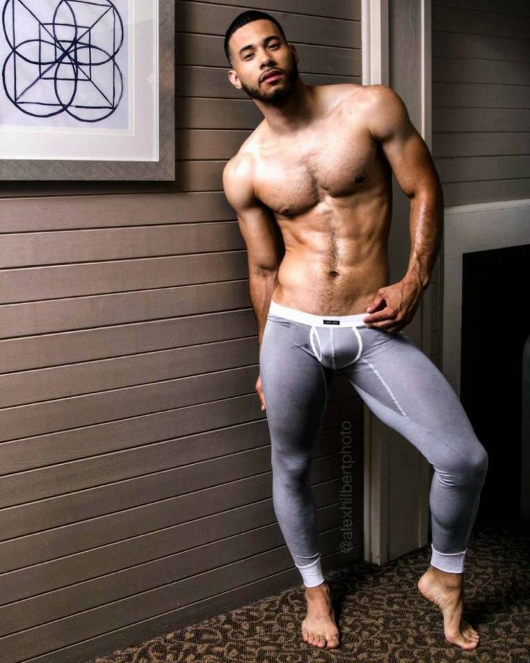 hot male 458 (18+)