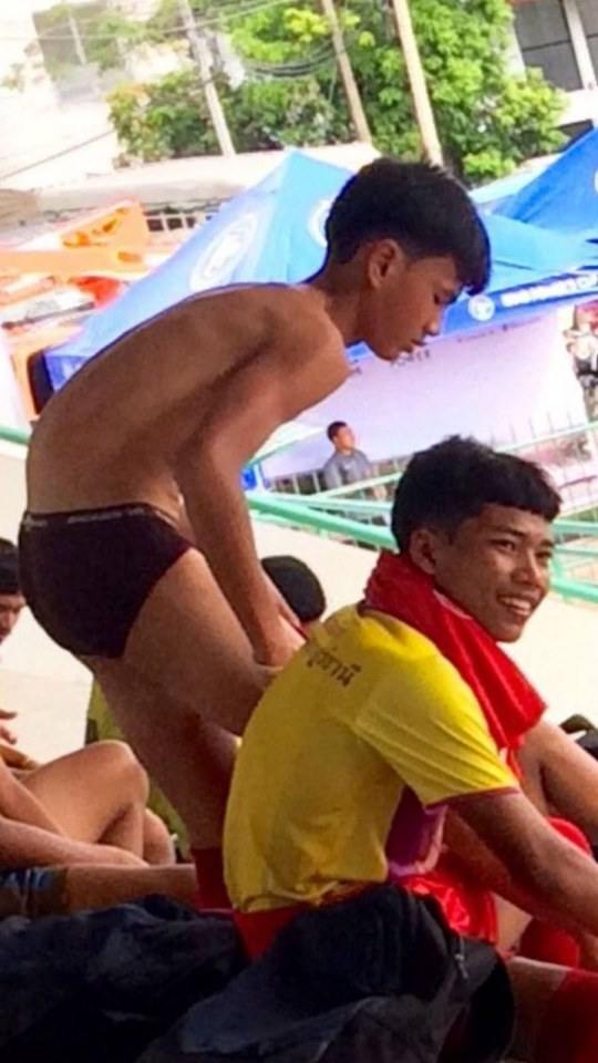 ข้างสนามน่าดู