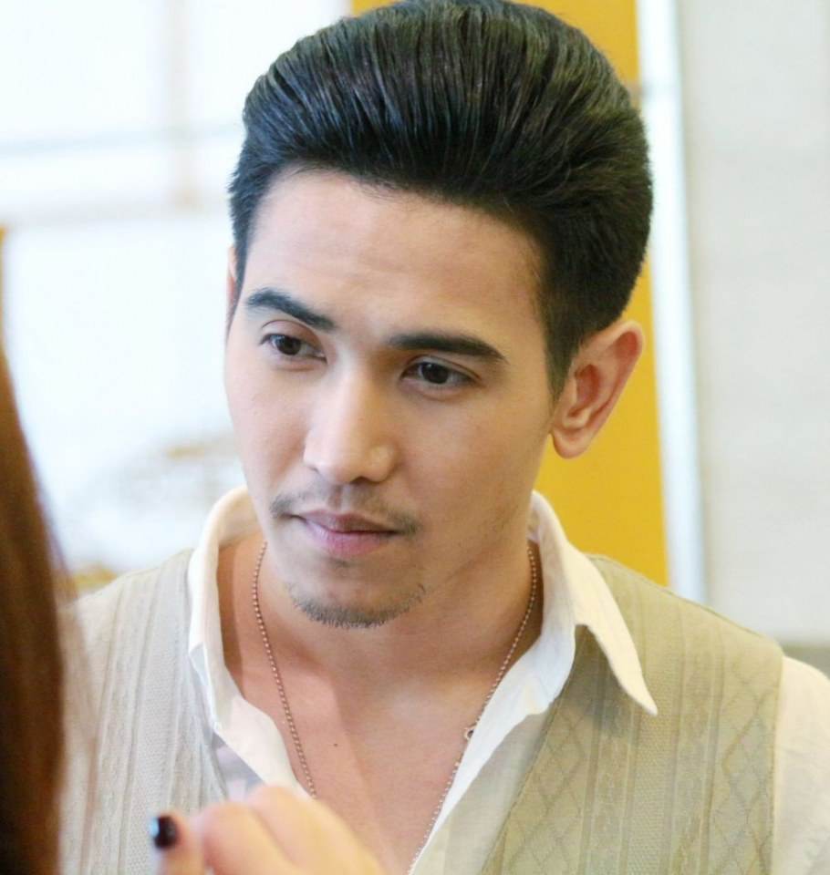 เลือกตัวร้ายเสียดายพระเอก
