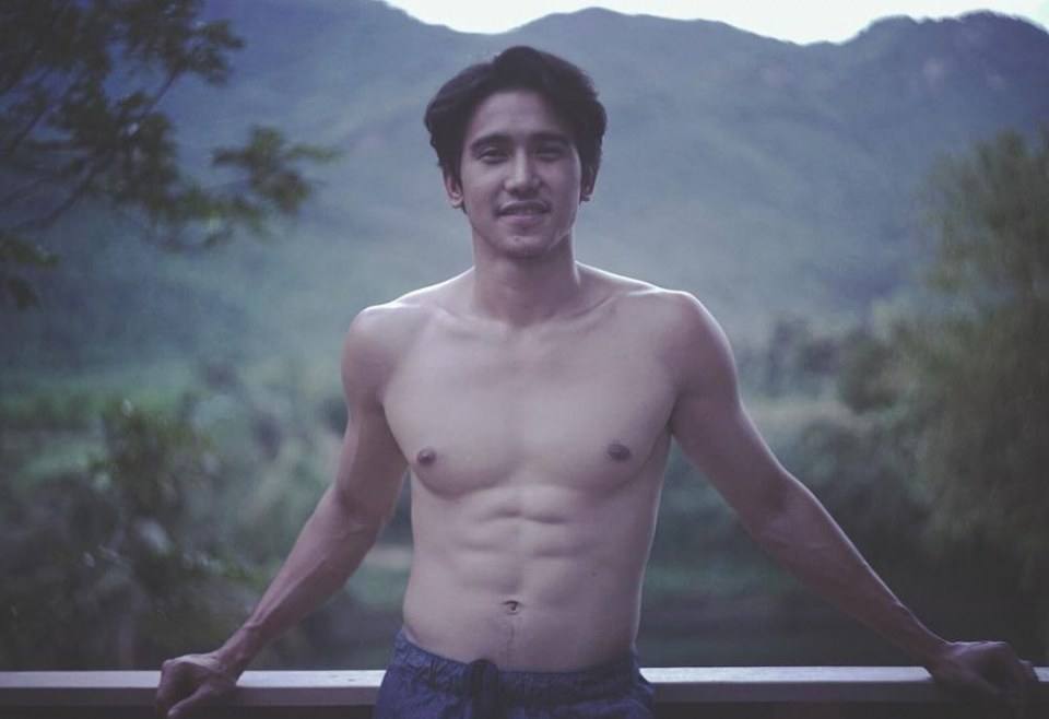 เลือกตัวร้ายเสียดายพระเอก
