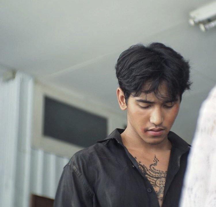 เลือกตัวร้ายเสียดายพระเอก