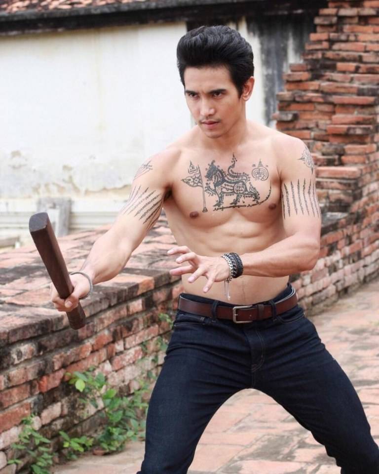 เลือกตัวร้ายเสียดายพระเอก
