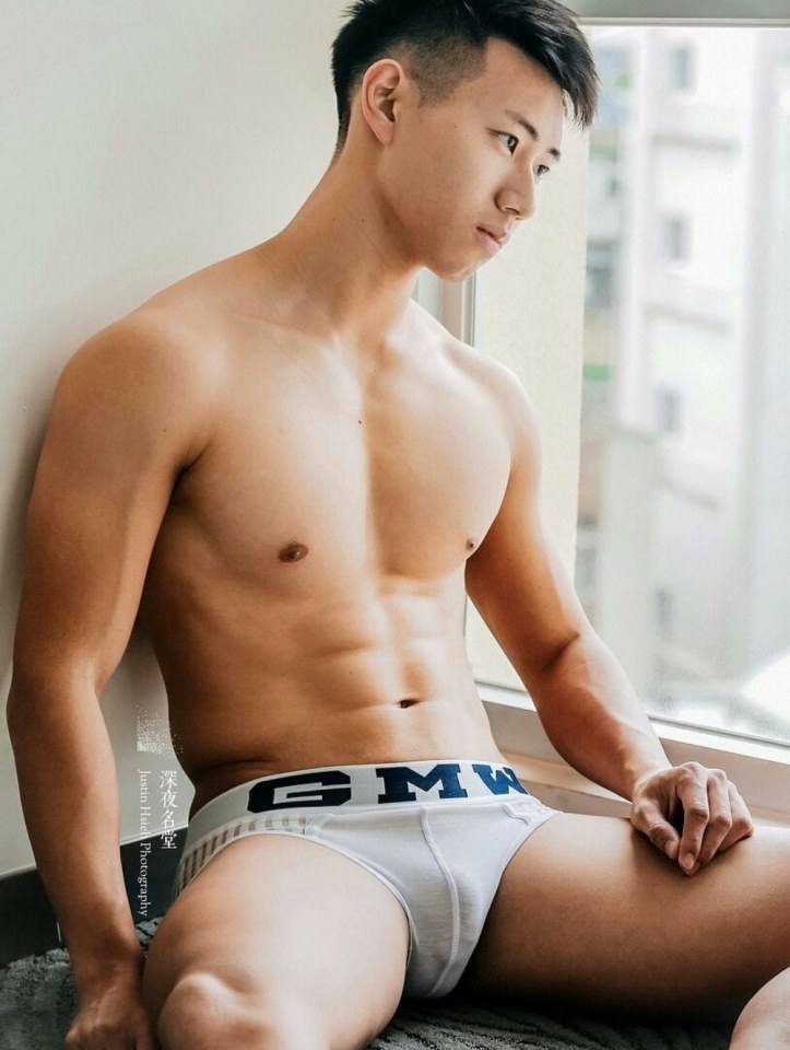 hot male 461 (18+)