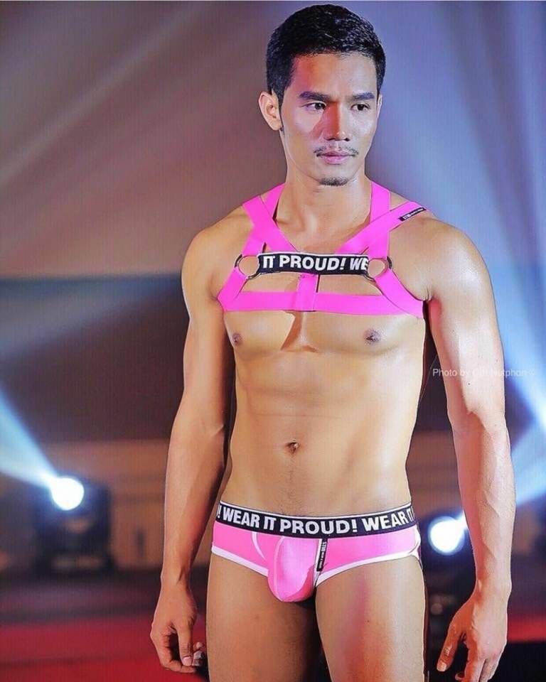 hot male 462 (18+)
