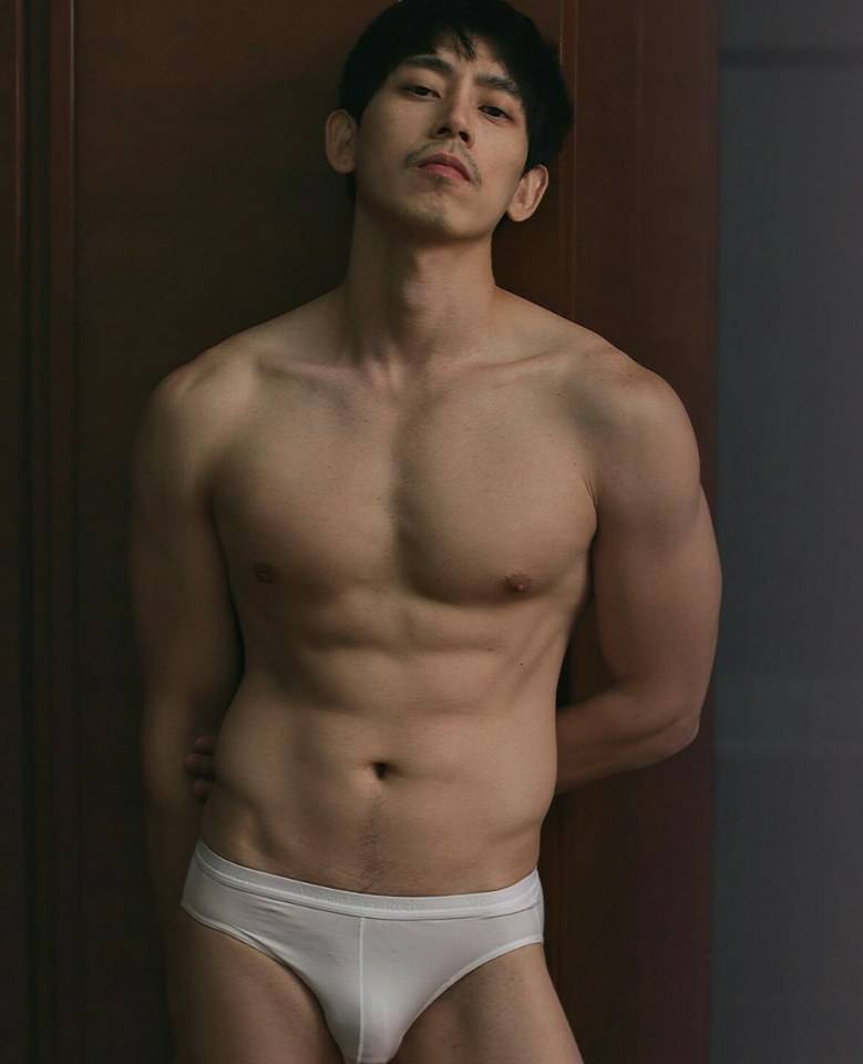 hot male 463 (18+)