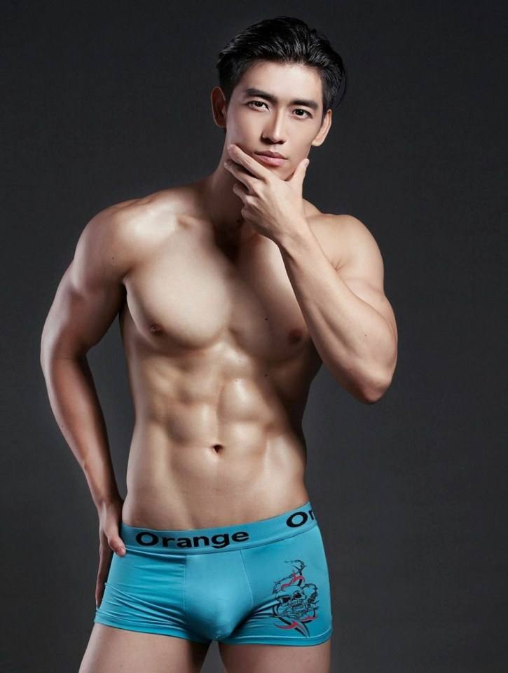 hot male 463 (18+)