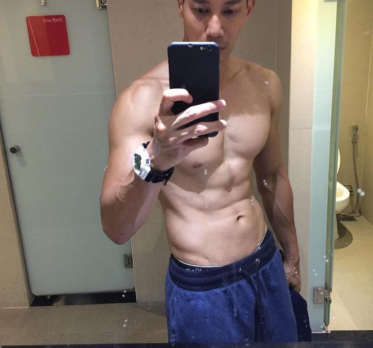 ส่องนายแบบ ๒