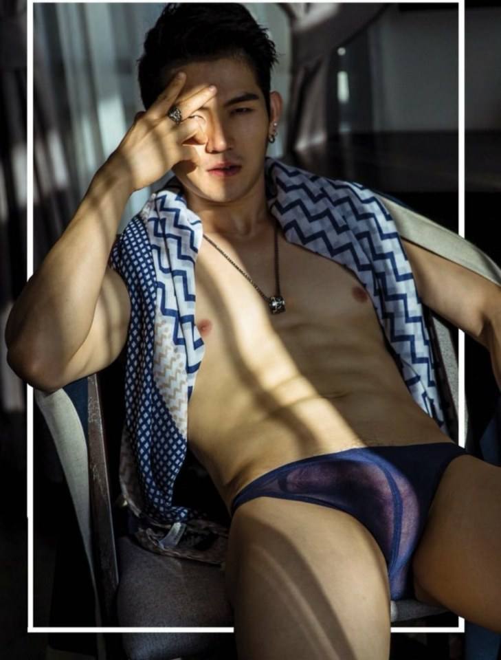 hot male 464 (18+)