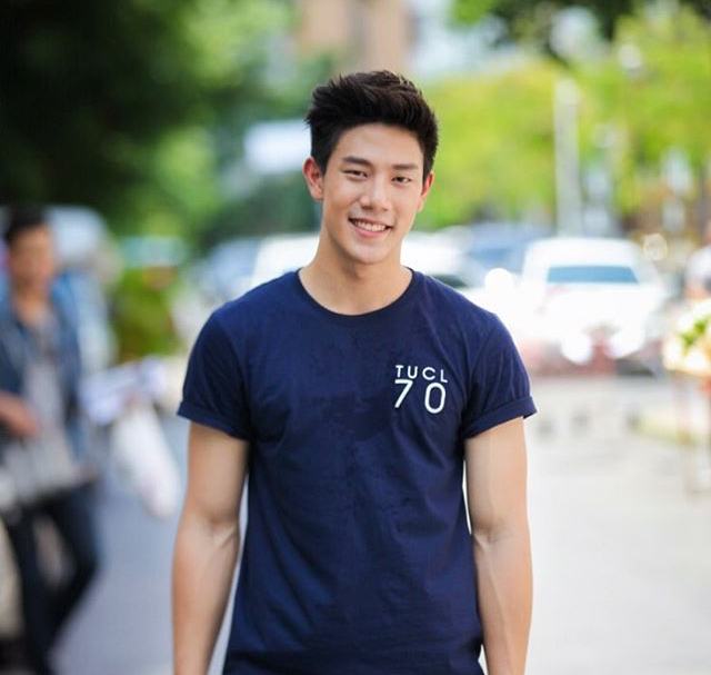 เด็กแว่นในวันนั้น....