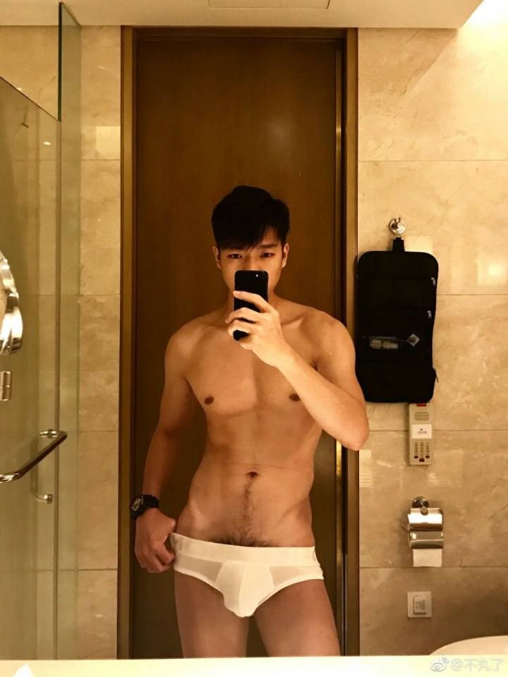hot male 465 (18+)