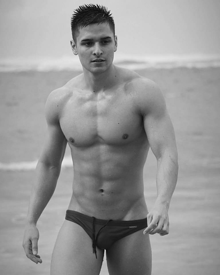 hot male 465 (18+)