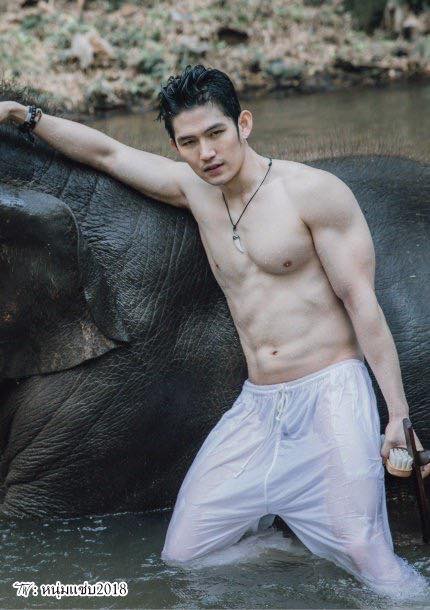 หนุ่มหล่อขึ้นปก 29
