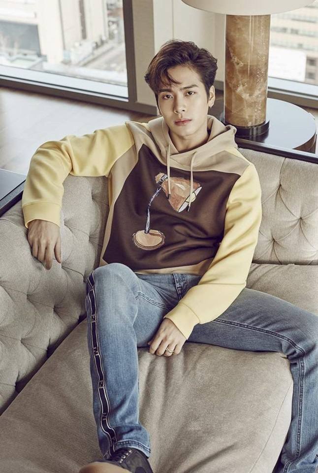 Jackson Wang @ Glass Men Spring 2018