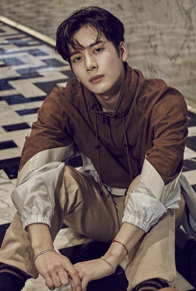 Jackson Wang @ Glass Men Spring 2018