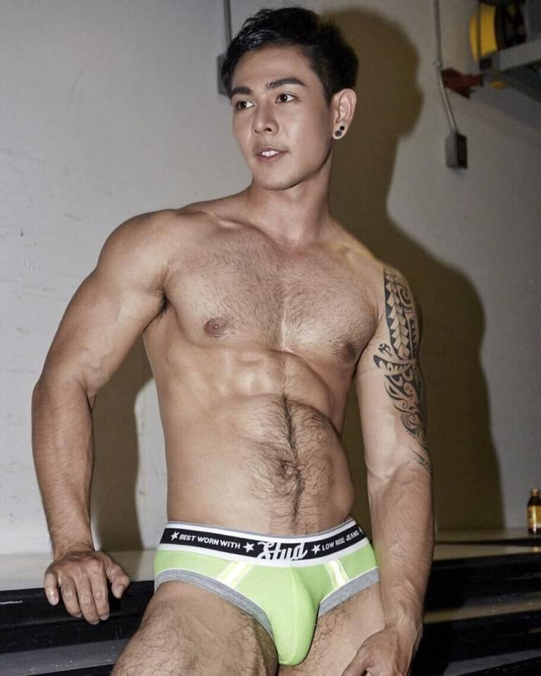 hot male 468 (18+)