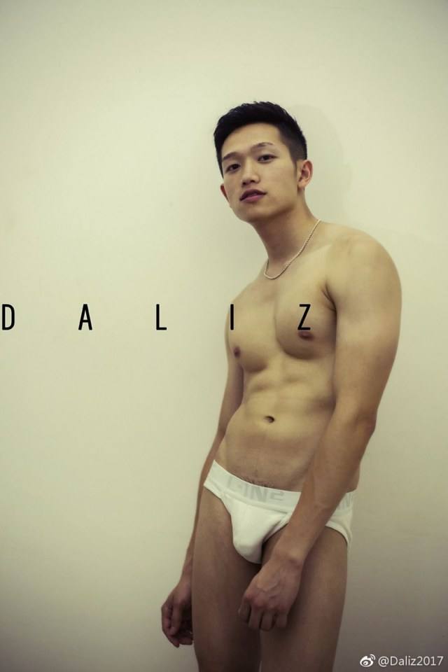 กอดถอดเลีย