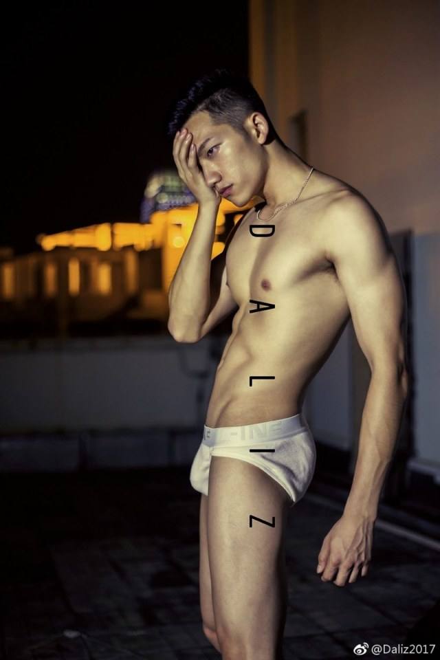 กอดถอดเลีย
