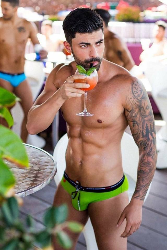 hot male 471 (18+)