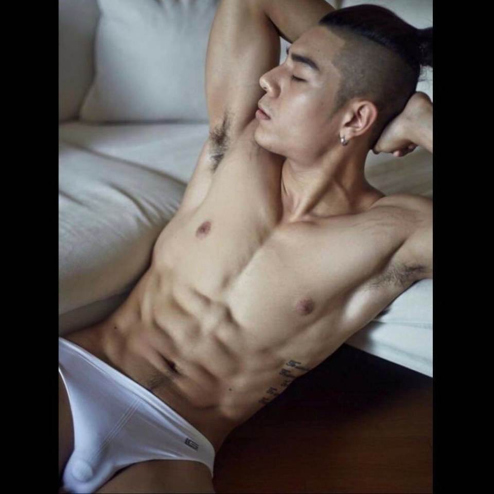 hot male 471 (18+)