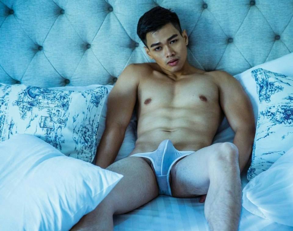 hot male 471 (18+)