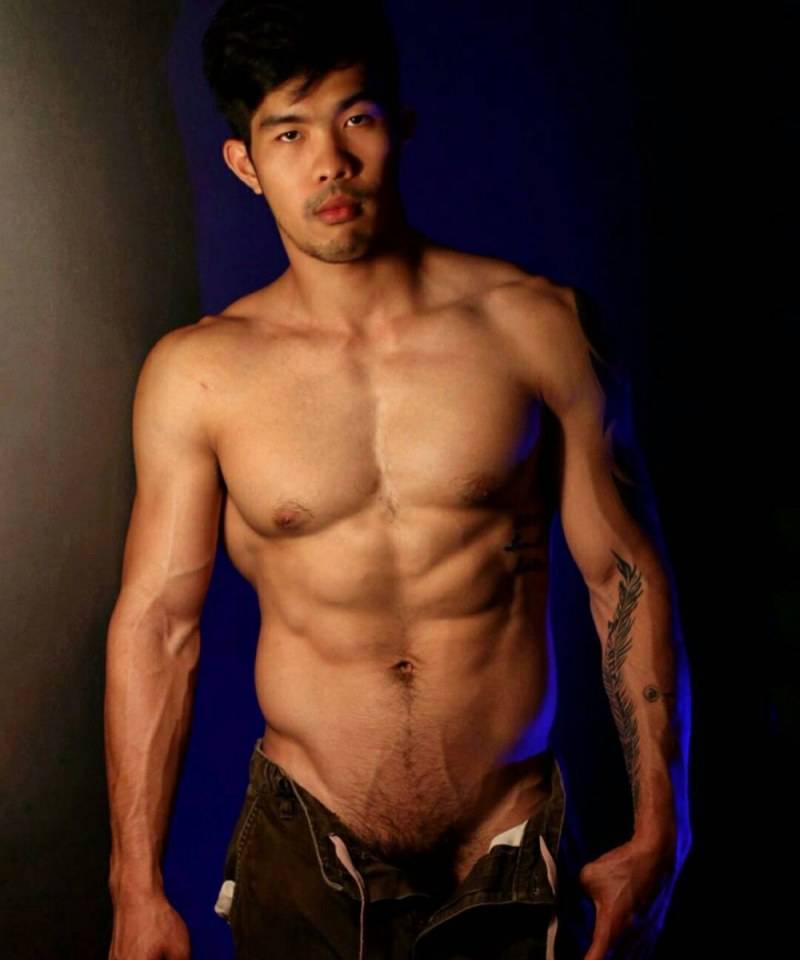hot male 472 (18+)